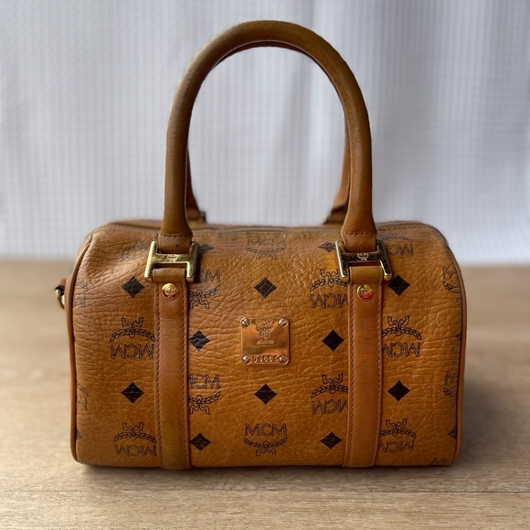 MCM - Picture 2 of 8